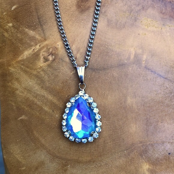 Light Sapphire AB Crystal Halo Necklace - Picture 4 of 12